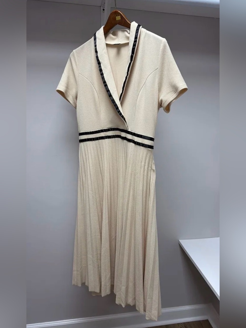 SHEIN Cream Pleated V-Neck Dress with Black Trim